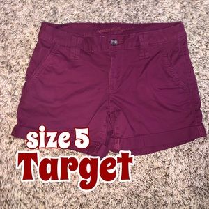 maroon red stretchy jean shorts